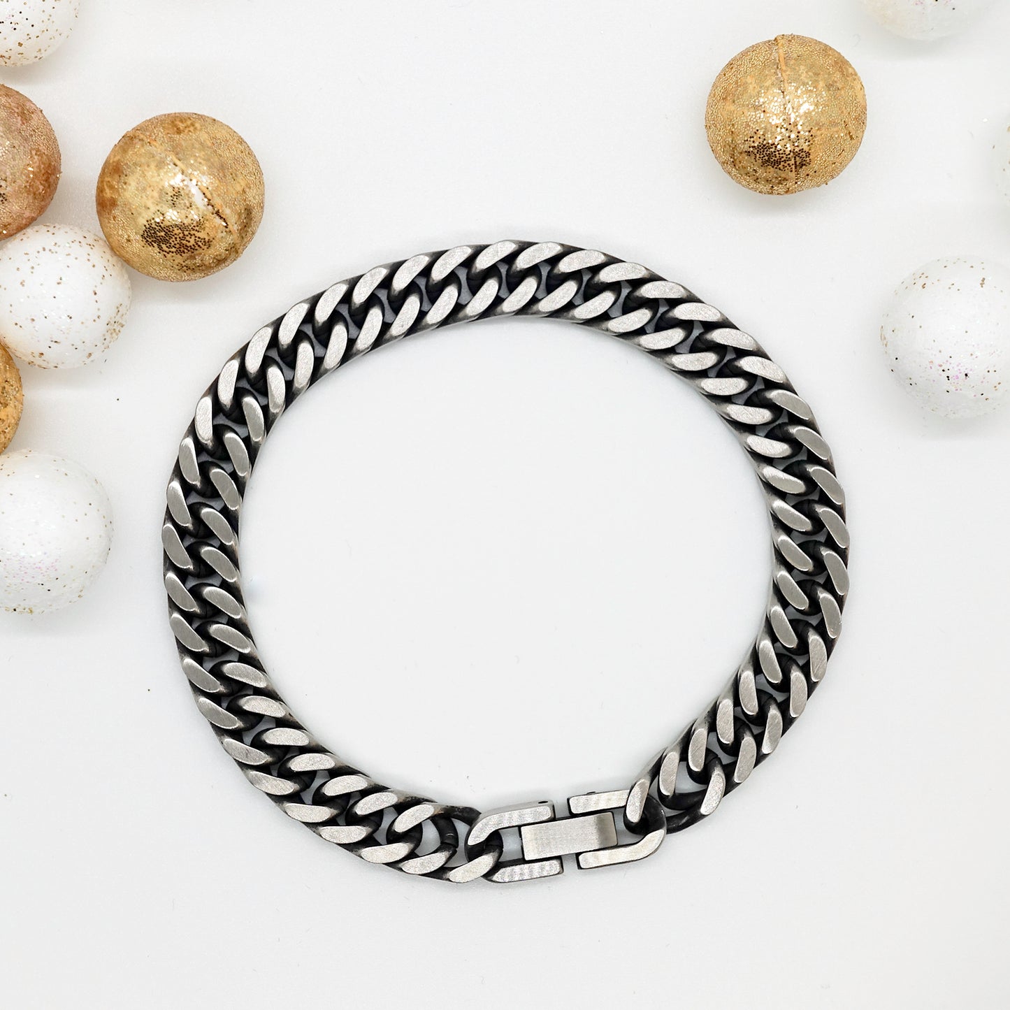 "To My Niece" Engraved Cuban Link Chain Bracelet for Birthday Gift - Inspirational Confidence Jewelry for Niece from Auntie - Elegant and Unique Graduation Present for Niece on Easter or Christmas - Adjustable and Stylish Bracelet to show love and support – view 4