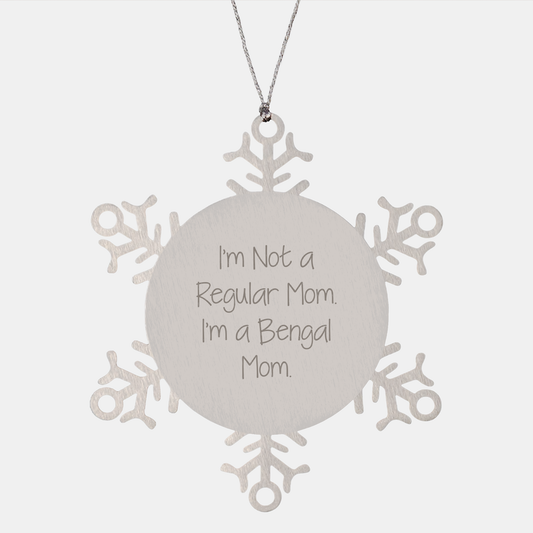 'Bengal Mom' Snowflake Ornament Gifts for Bengal Cat Lovers from Family, Friends, and Coworkers, Unique Christmas Decorations - Image 1